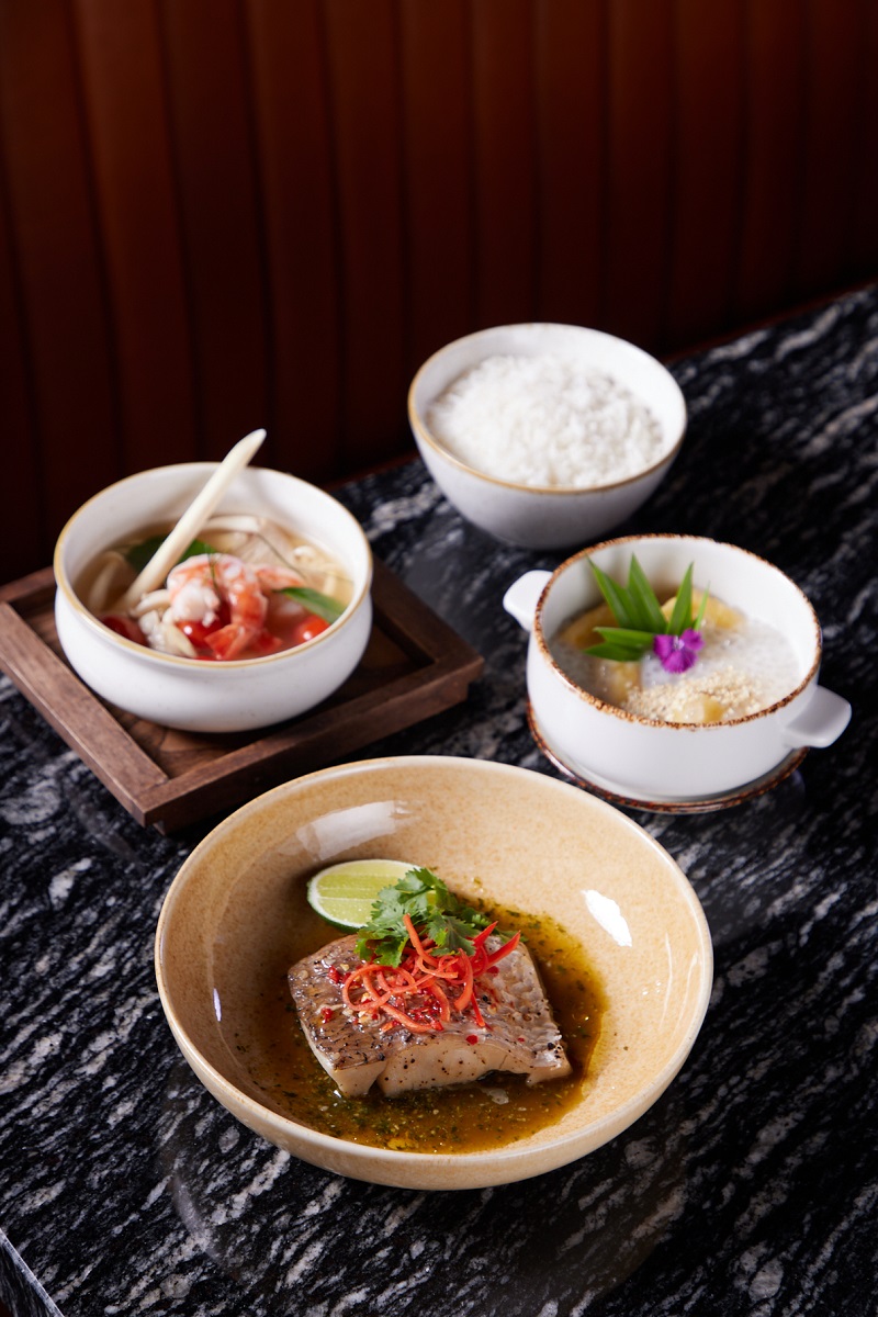 Nhà hàng The Strand , lầu 10 Khách sạn Hilton Saigon