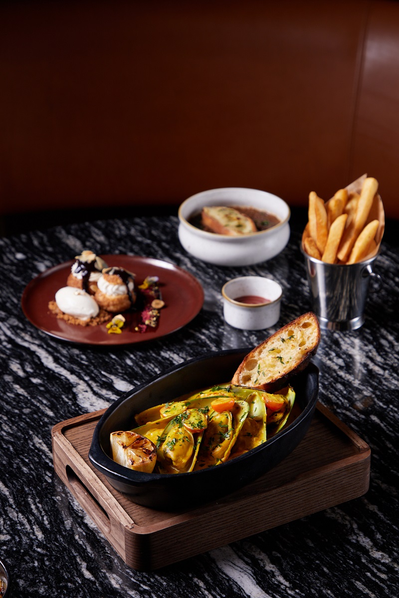 Nhà hàng The Strand , lầu 10 Khách sạn Hilton Saigon