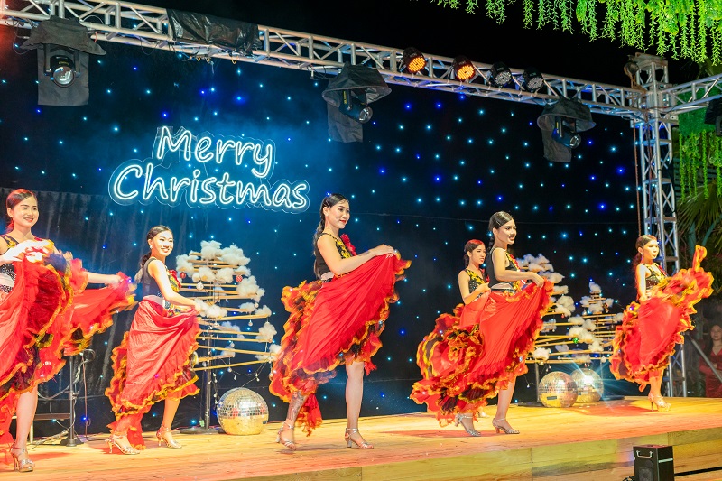 Mövenpick Resort Waverly Phú Quốc ra mắt "Carnival Wonderland