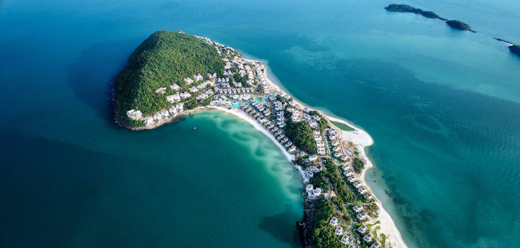 Với vị trí đắc địa, Premier Village Phu Quoc là nơi có thể ngắm bình minh và hoàng hôn