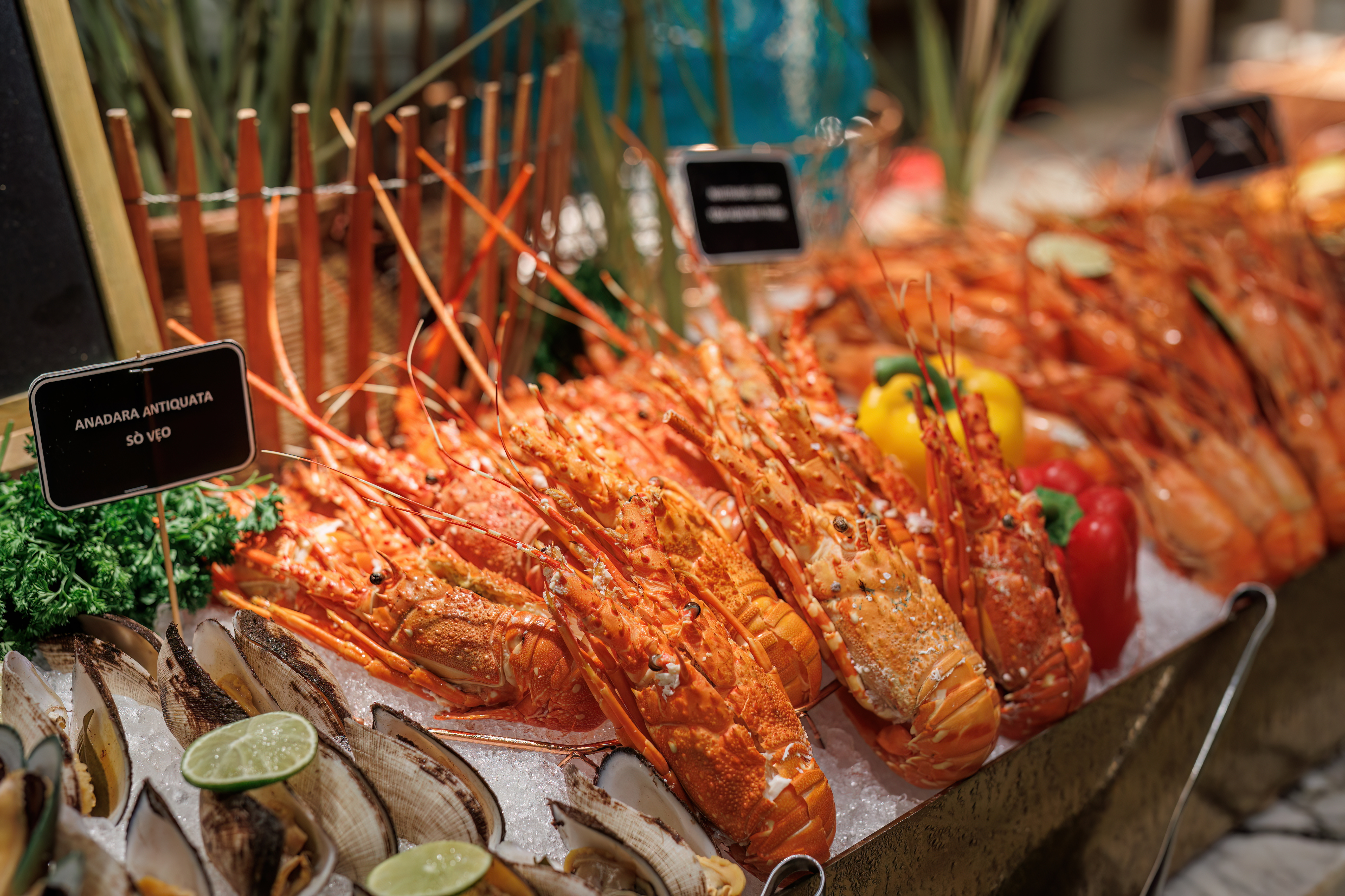 Tiệc Buffet Tối & Bốc Thăm Trúng Thưởng tại Nhà Hàng "C'est La Vie"