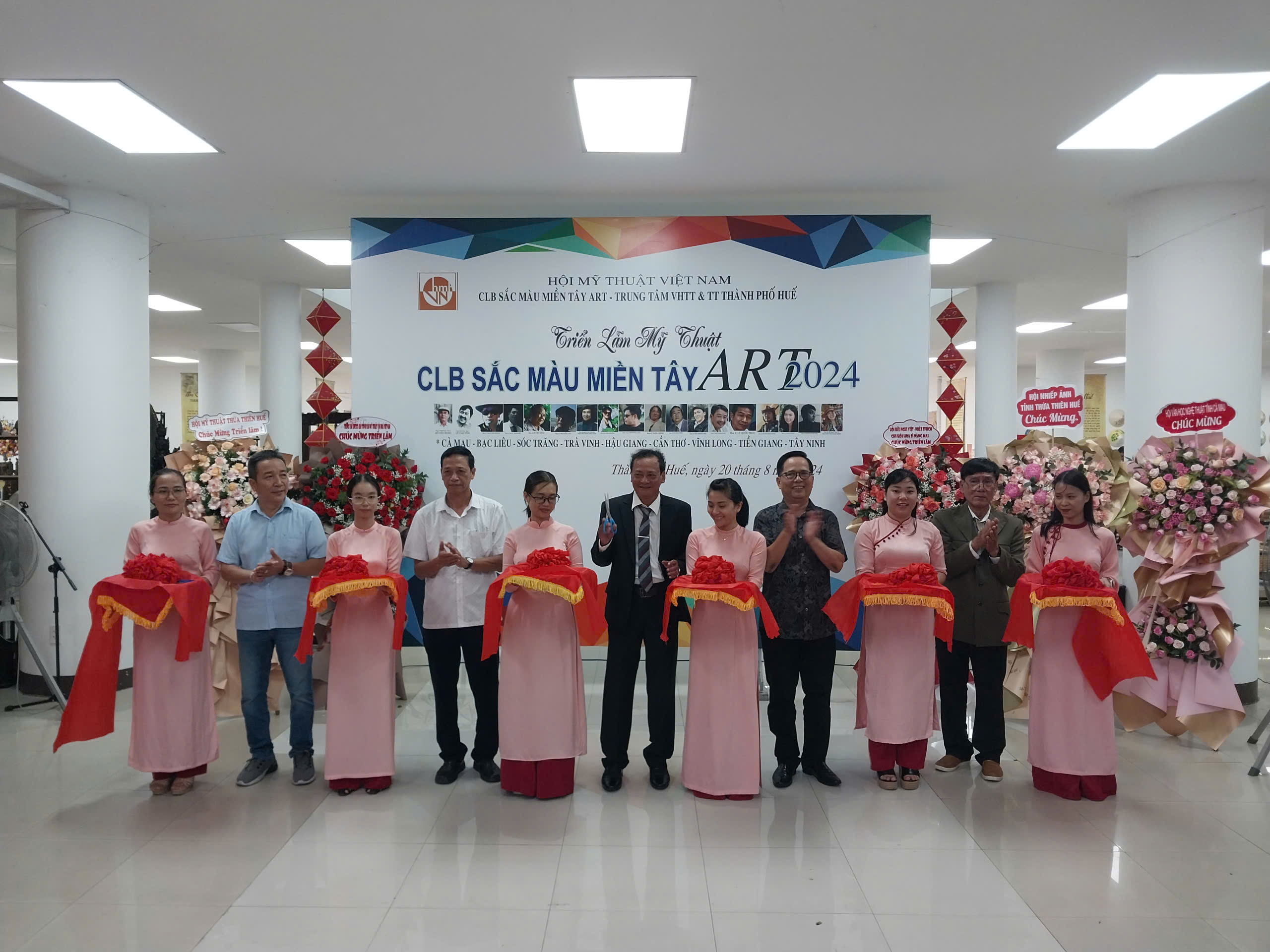sac-mau-mien-tay-4-17242087233021676831959.jpg