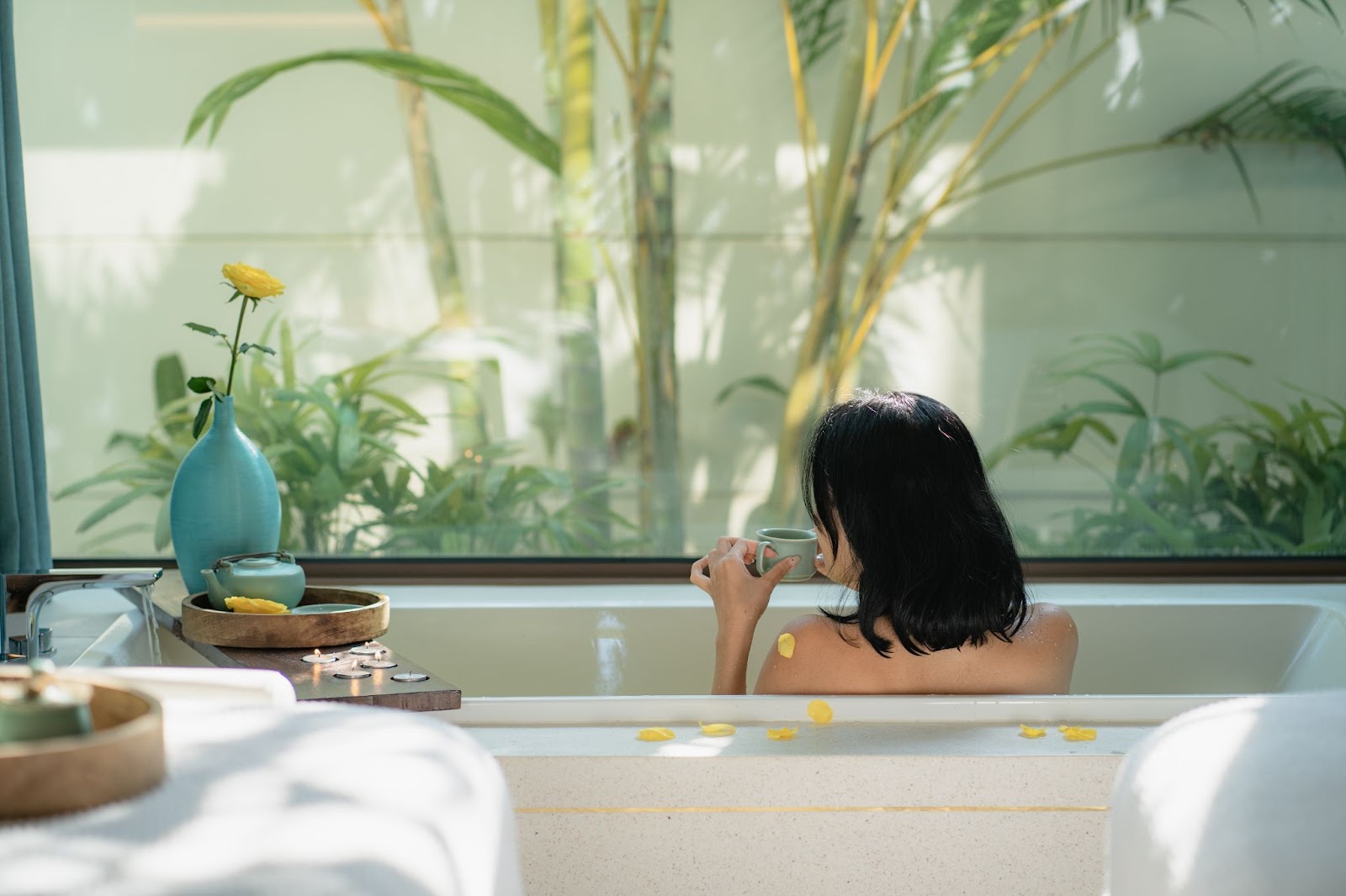 Đặt phòng với Maia Moonglow và trải nghiệm những liệu trình spa miễn phí