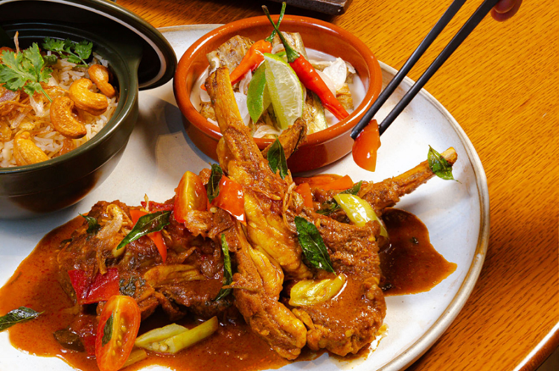 nhà hàng Saigon Café