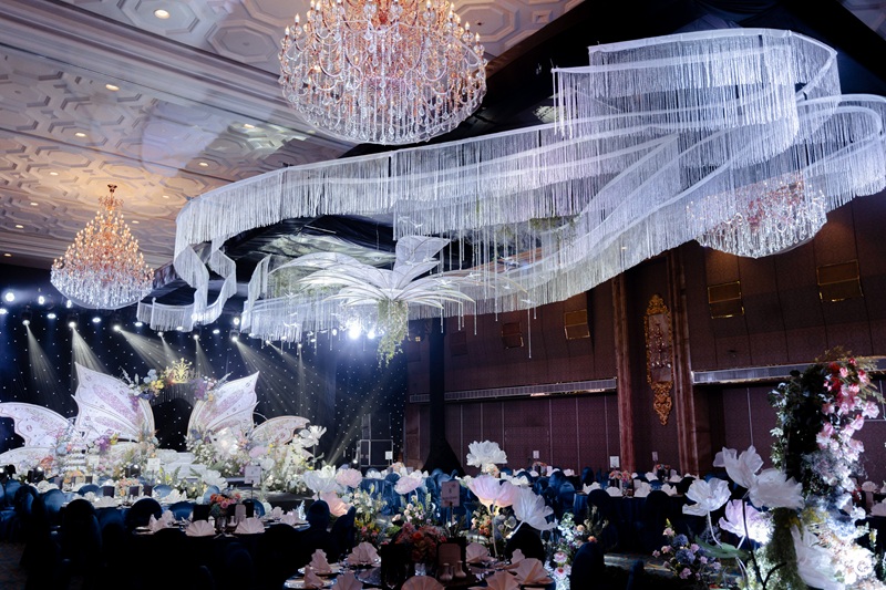 Thăng hoa trong mọi khoảnh khắc của ngày trọng đại với The Reverie Saigon