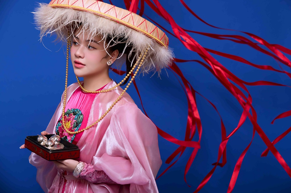 Vu Thuy Linh Luxbrand.vn