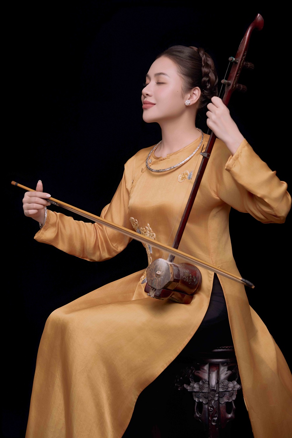 Vu Thuy Linh Luxbrand.vn