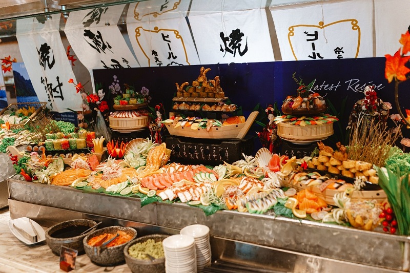 Chợ Cá Tsukiji Sôi Động Giữa Sài Gòn