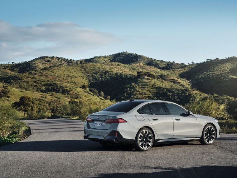 BMW the he 5 luxbrand