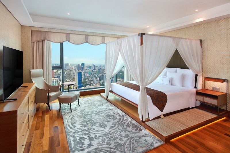 “Into The Wonder” – The Reverie Saigon Và 10 Năm Định Nghĩa Xa Hoa Giữa Lòng Sài Gòn