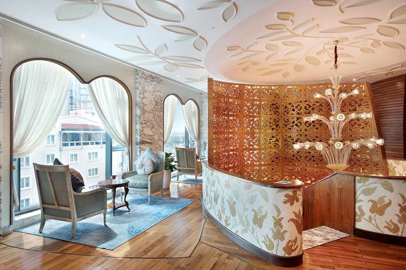 “Into The Wonder” – The Reverie Saigon Và 10 Năm Định Nghĩa Xa Hoa Giữa Lòng Sài Gòn