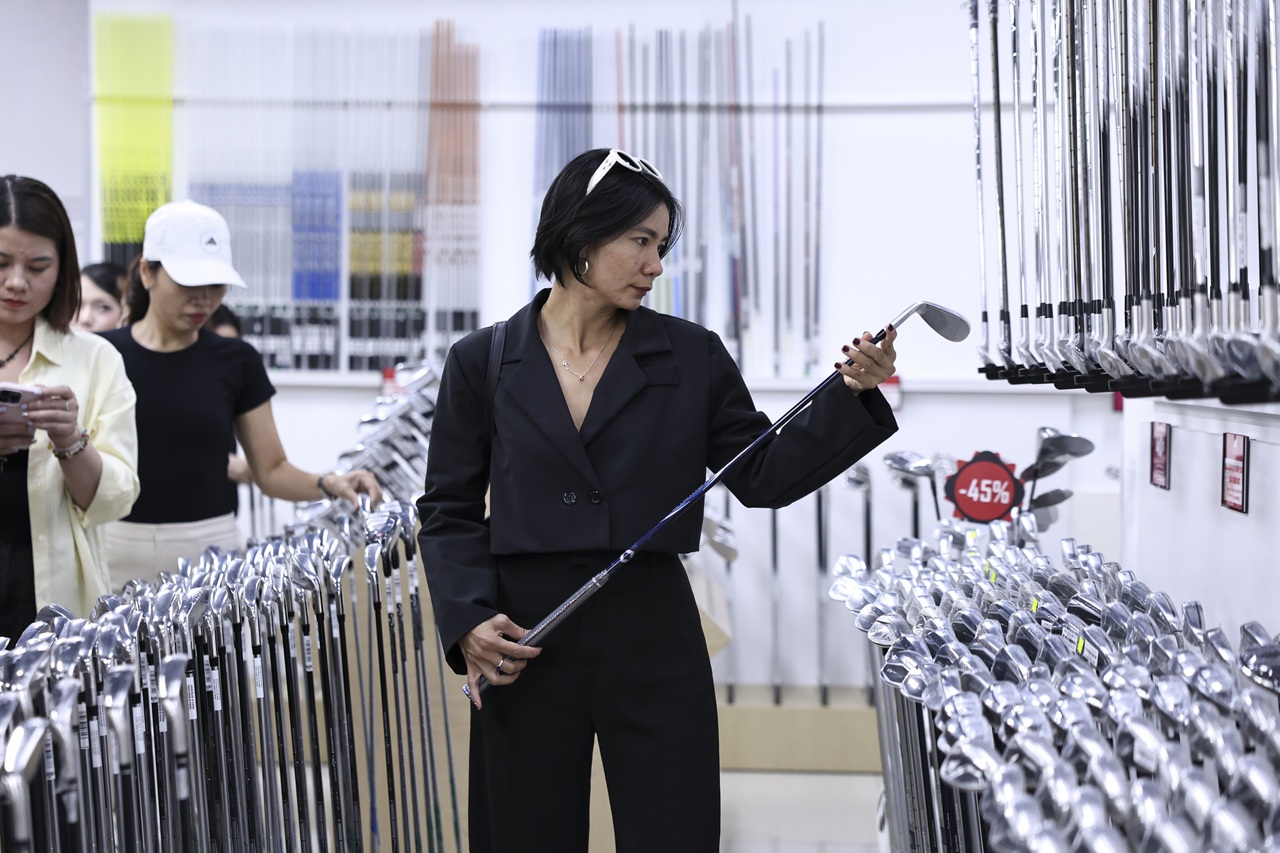 Trải nghiệm Golf 3D tại Lion Golf Outlet – Không gian kết nối cộng đồng và lan tỏa tinh thần golf hiện đại