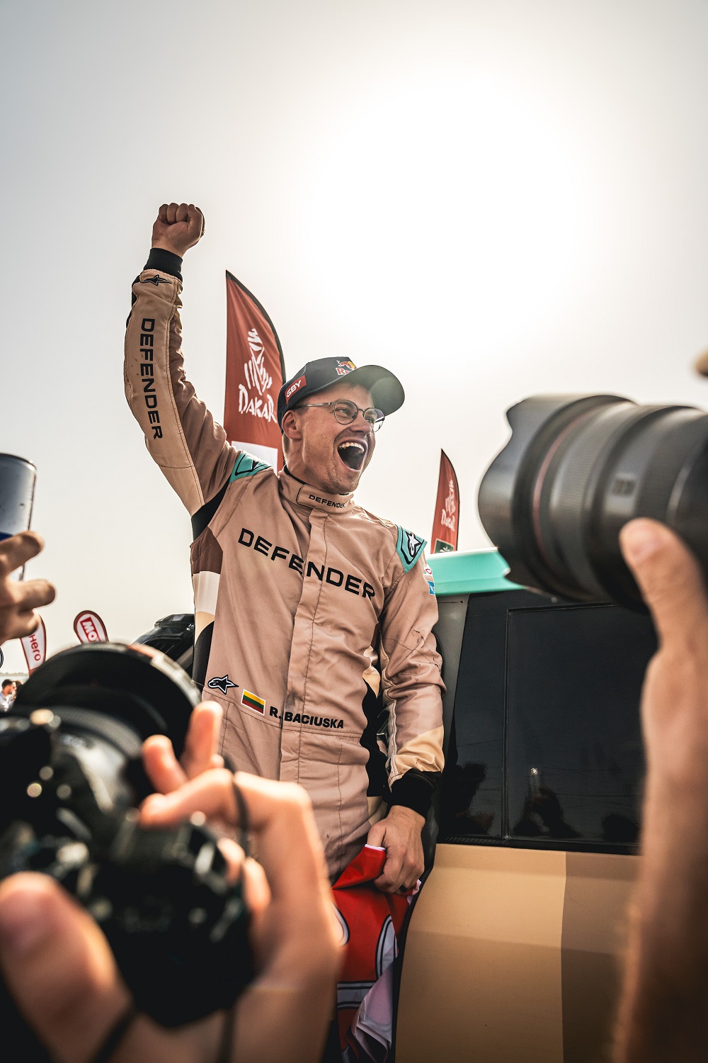 Defender Rally tại Dakar 2026: Khi tinh thần phiêu lưu trở thành lịch sử