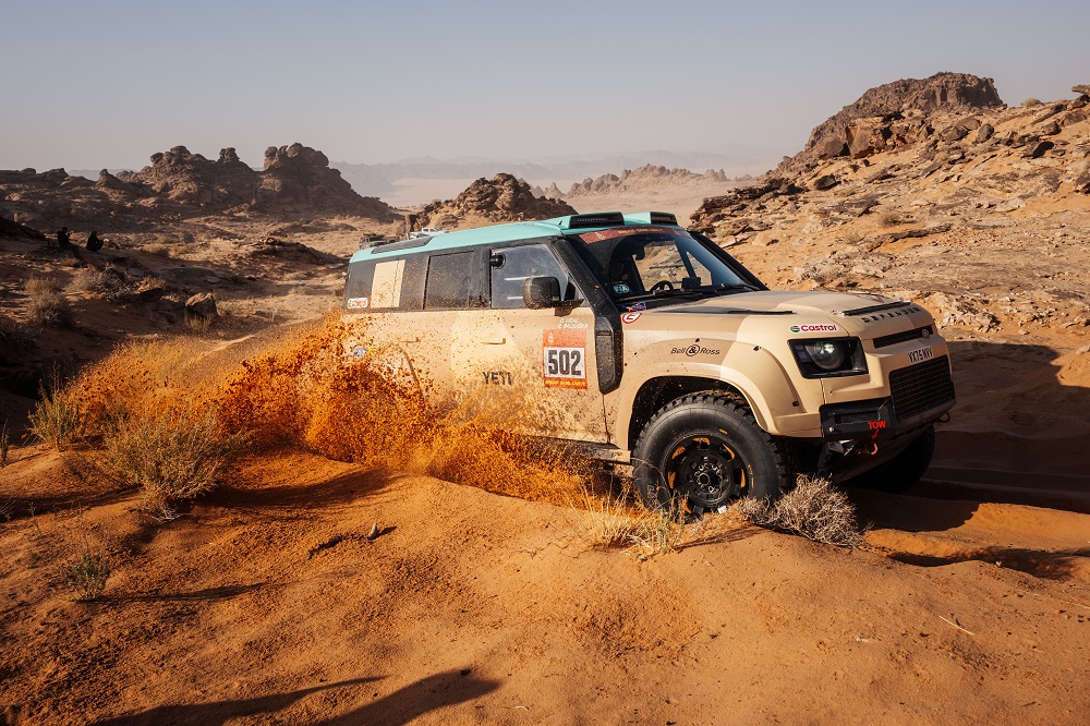Defender Rally tại Dakar 2026: Khi tinh thần phiêu lưu trở thành lịch sử