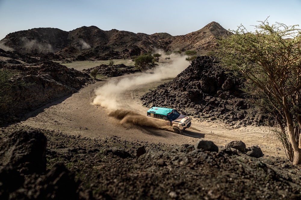 Defender Rally tại Dakar 2026: Khi tinh thần phiêu lưu trở thành lịch sử