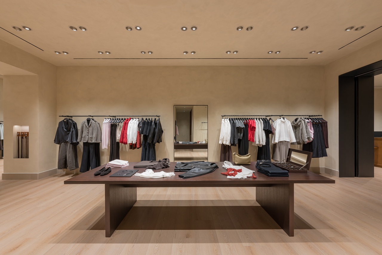 Massimo Dutti nâng tầm trải nghiệm mua sắm với cửa hàng mới tại Crescent Mall