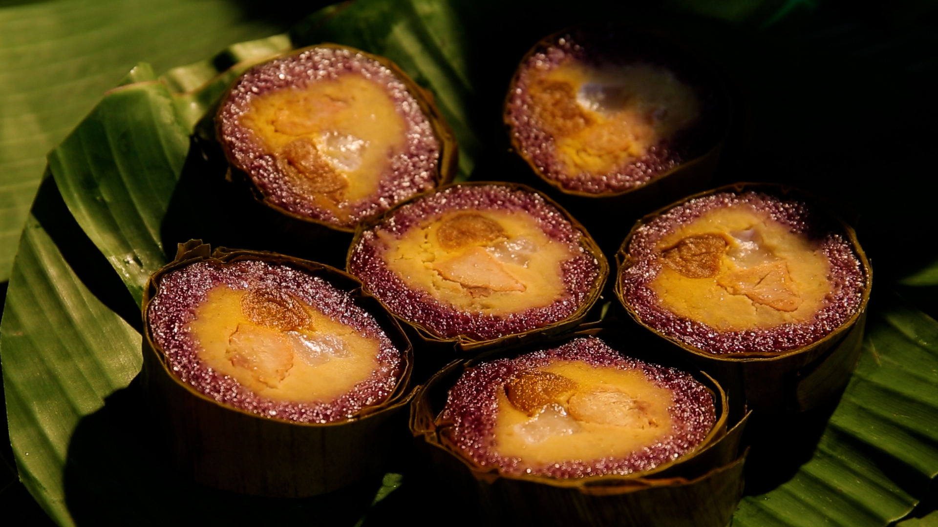 VỀ CẦN THƠ TÌM CÔ HÀNG BÁNH TÉT