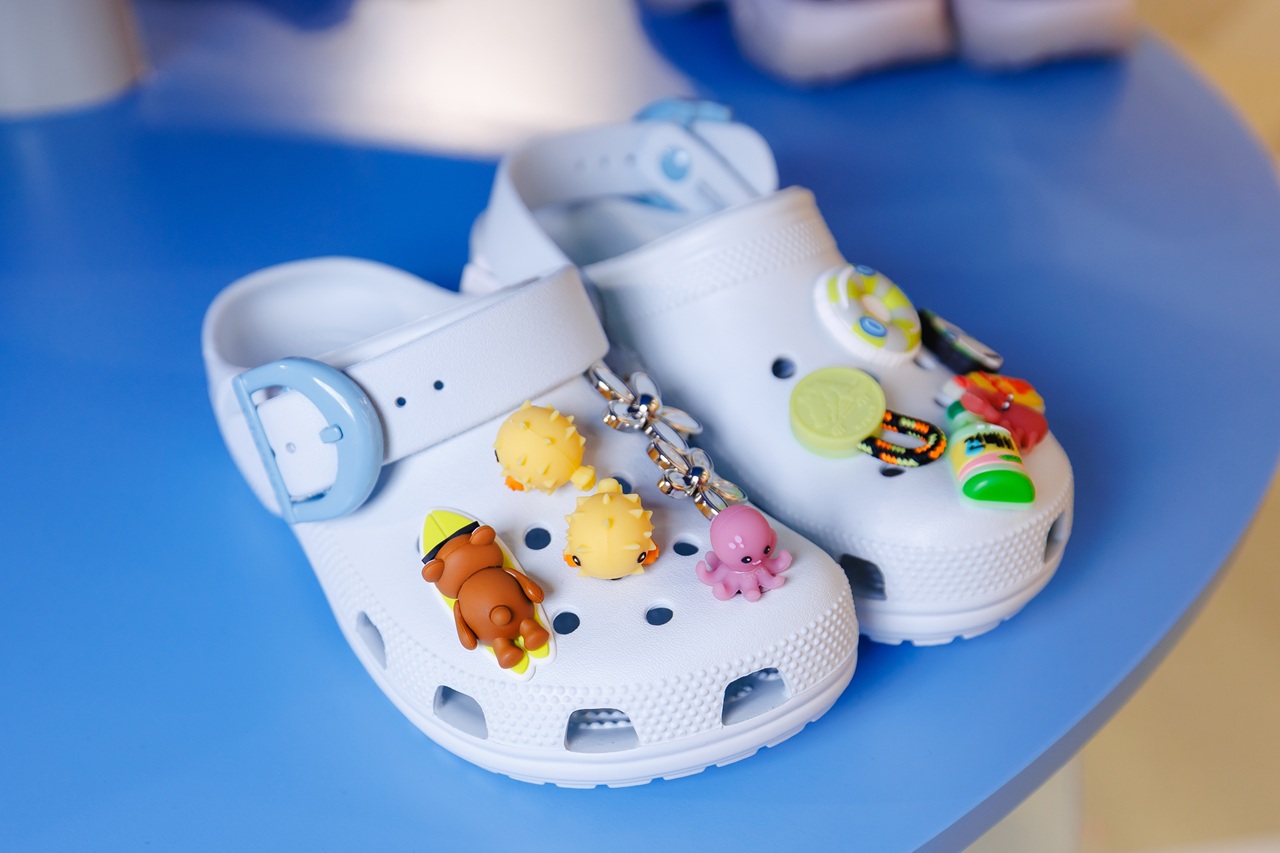 Crocs “khuấy đảo” mùa hè với Pop Up cực chất và bảng màu ngọt ngào