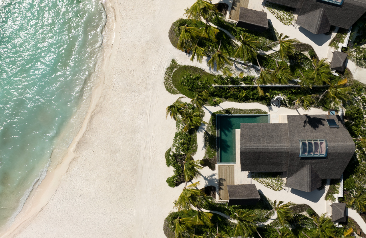 Vùng biển xung quanh RAH GILI MALDIVES là nơi sinh sống của một quần thể cá heo