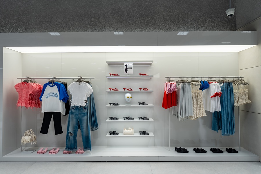 Hé lộ không gian của cửa hàng BERSHKA đầu tiên tại Việt Nam