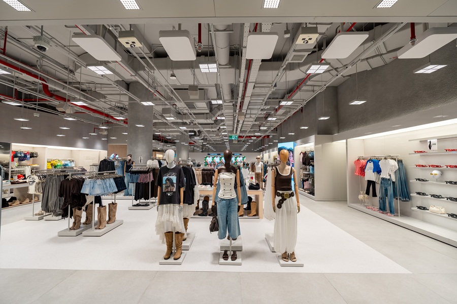 Hé lộ không gian của cửa hàng BERSHKA đầu tiên tại Việt Nam