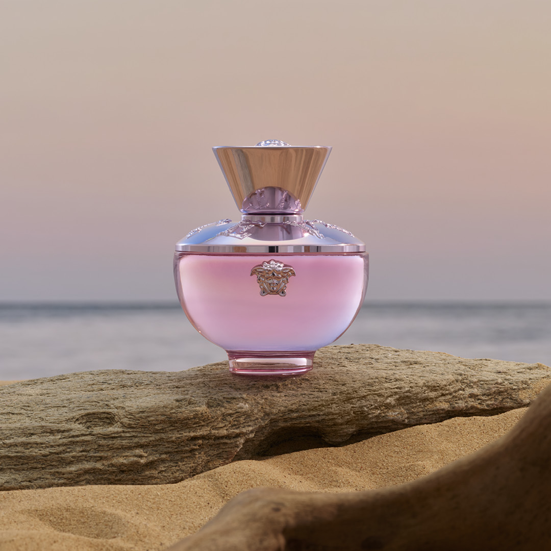 Chạm ngõ làn hương mới tại sự kiện pop-up Versace Dylan Blush Pink