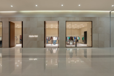 Massimo Dutti nâng tầm trải nghiệm mua sắm với cửa hàng mới tại Crescent Mall