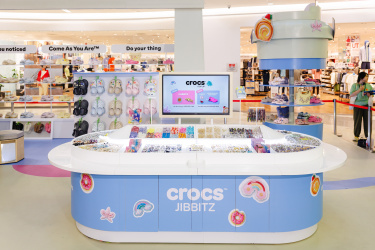 Crocs “khuấy đảo” mùa hè với Pop Up cực chất và bảng màu ngọt ngào