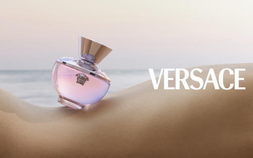 Chạm ngõ làn hương mới tại sự kiện pop-up Versace Dylan Blush Pink