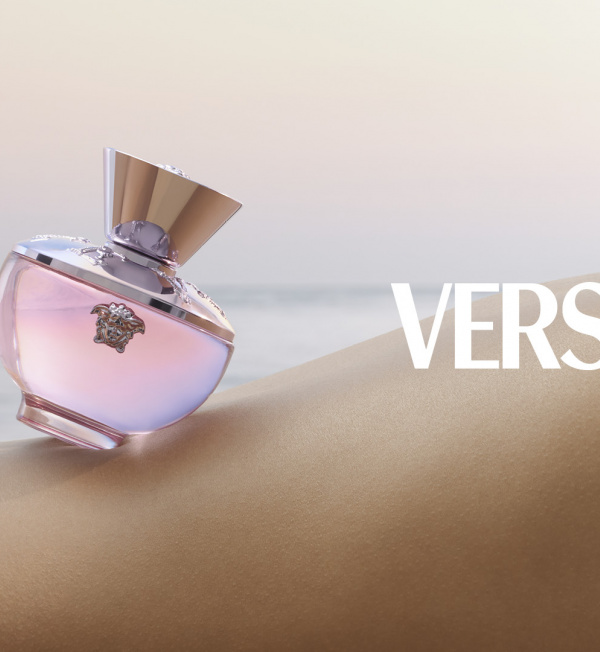 Chạm ngõ làn hương mới tại sự kiện pop-up Versace Dylan Blush Pink