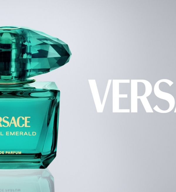 Versace Crystal Emerald: Kiệt tác hương thơm mới đánh thức khí chất nữ quyền
