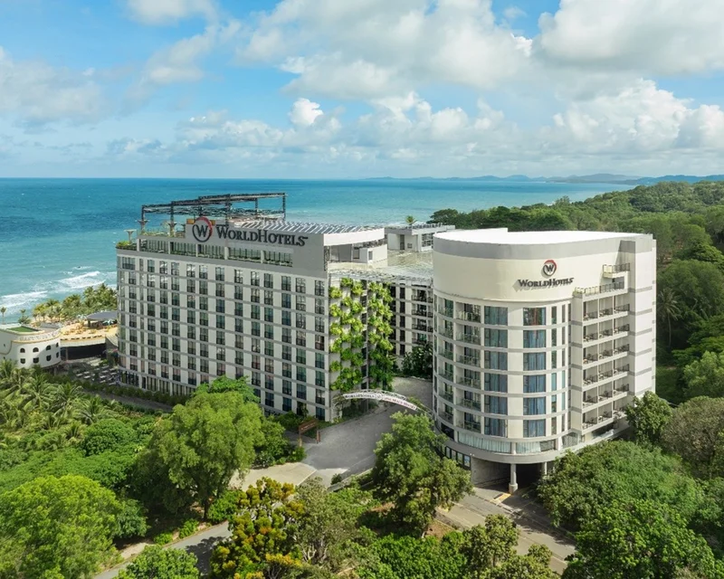 Chạm vào mùa hoàng hôn Phú Quốc cùng WorldHotels Long Beach Resort