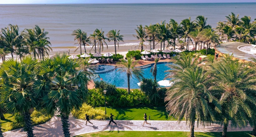Khám phá vẻ đẹp Việt Nam qua hành trình xuyên Việt cùng Radisson Hotel Group