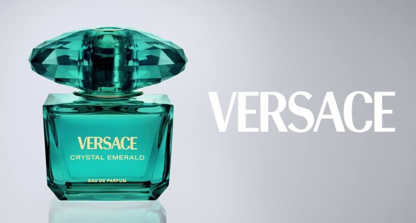 Versace Crystal Emerald: Kiệt tác hương thơm mới đánh thức khí chất nữ quyền