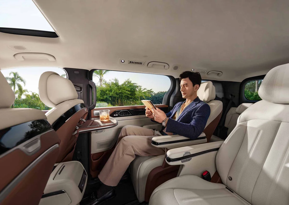 BYD M9